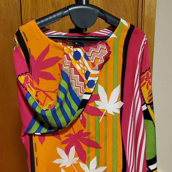 Vivacious Fun Kurta and Shawl - Picture 1 of 3